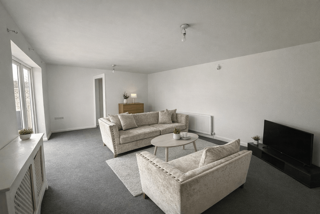 Property photo 1 of 5 4 Bed Detached Bungalow To Rent In South Hayes