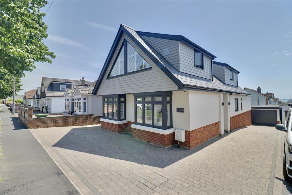 Property photo 2 of 34 C78C7F33-5C6E-41D7-82A6-Ef5E836D07Bc_1_201_A.Jpeg