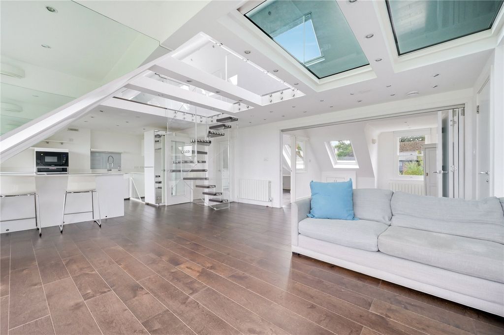 Property photo 2 of 14 Picture No. 08