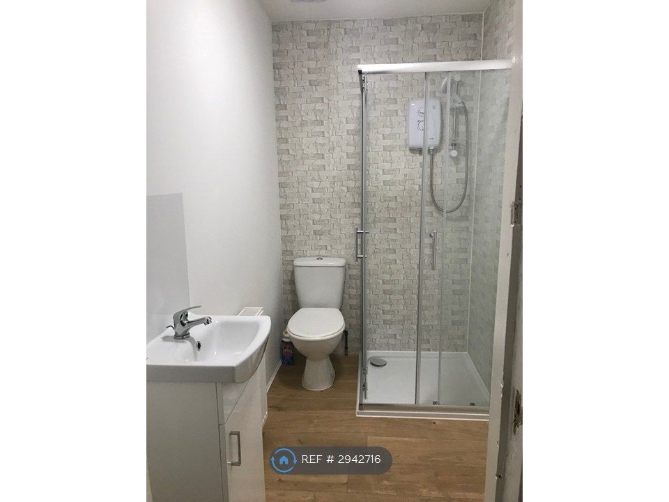 Property photo 3 of 6 Bathroom