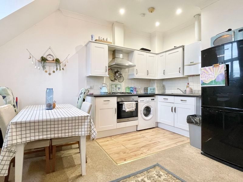 Property photo 3 of 12 Photo 7