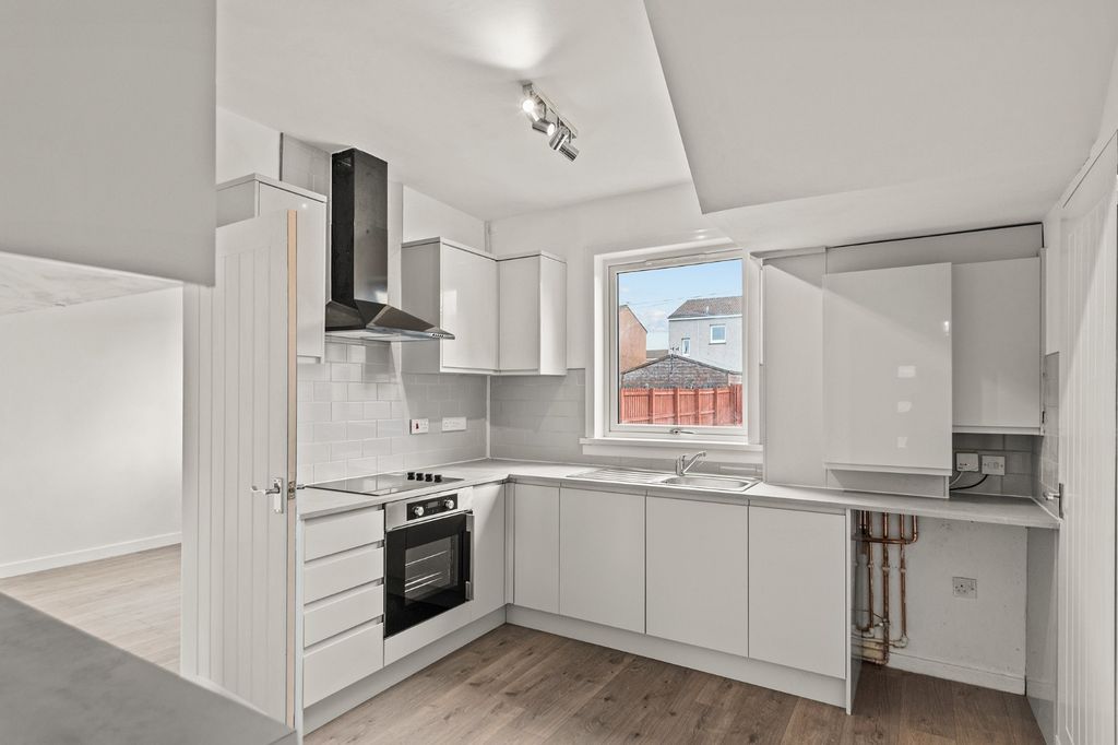 Property photo 2 of 24 5180825