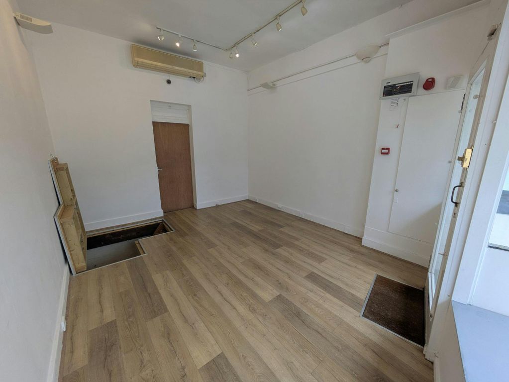 Property photo 2 of 4 1000027733.Jpg