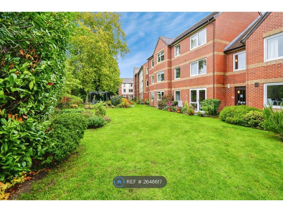 Property photo 2 of 11 Gardens