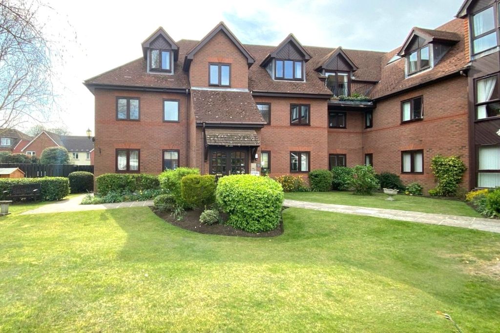 Property photo 2 of 8 Picture No. 12