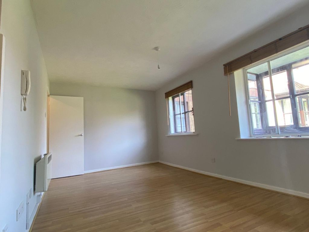 Property photo 3 of 7 4821053