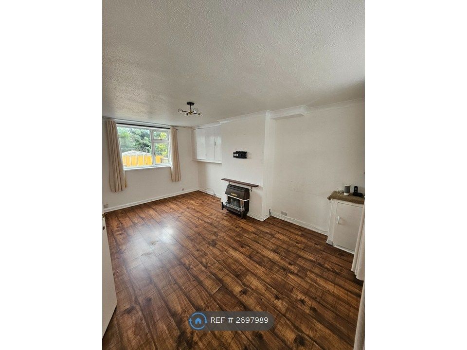 Property photo 3 of 12 Living Room