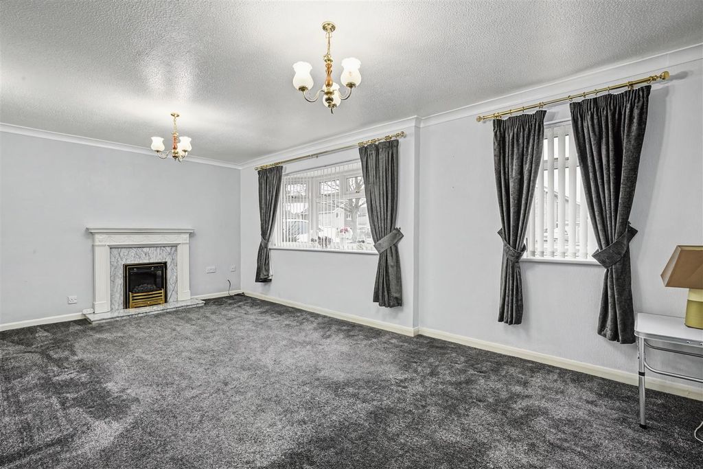 Property photo 2 of 22 Lounge/Sitting Room