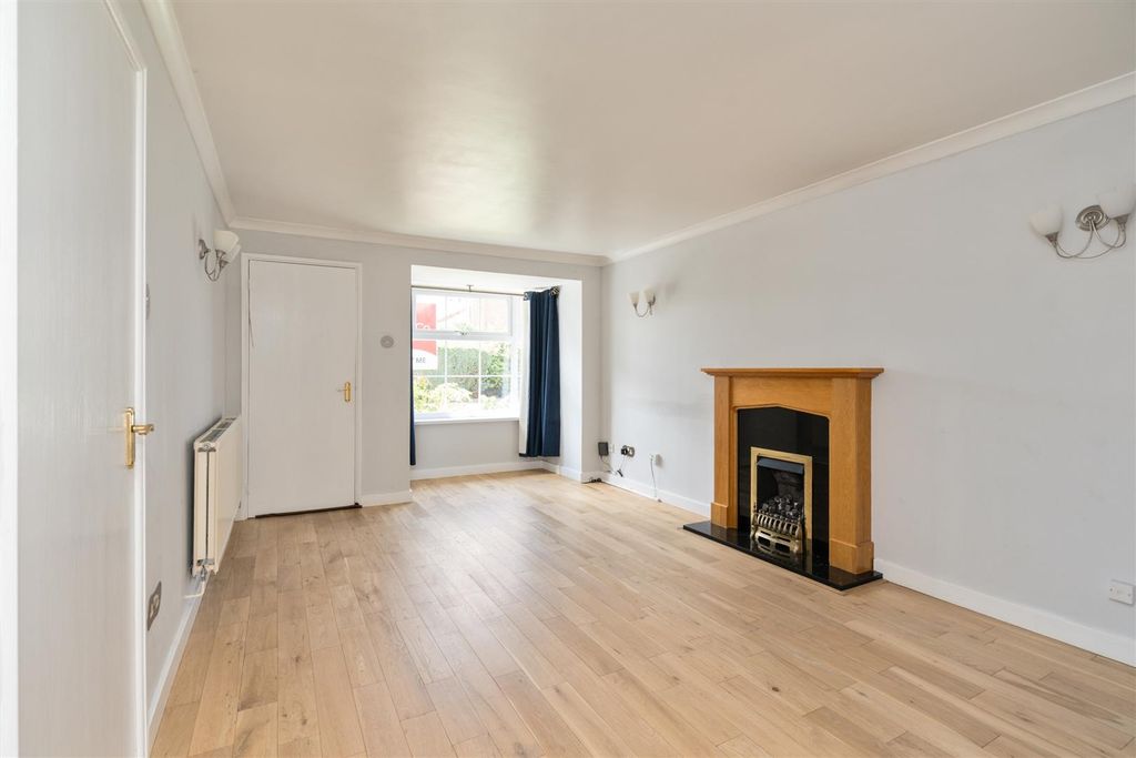 Property photo 2 of 16 40 Winthorpe Drive_9.Jpg