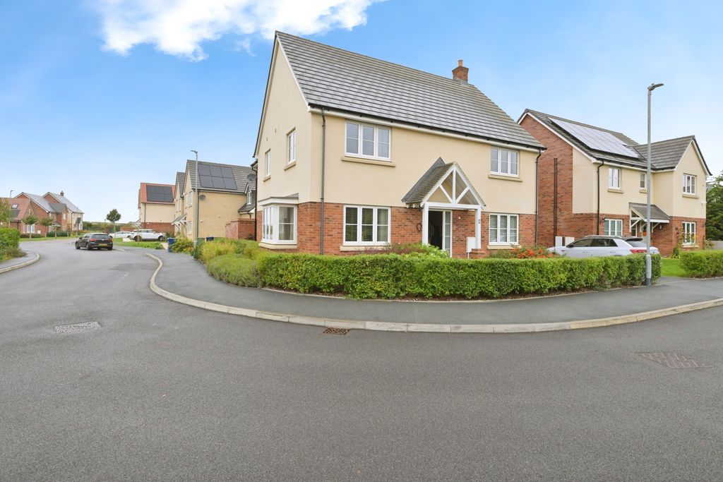 Property photo 1 of 28 Front Aspect