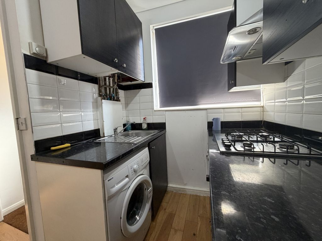 Property photo 3 of 7 Gallery
