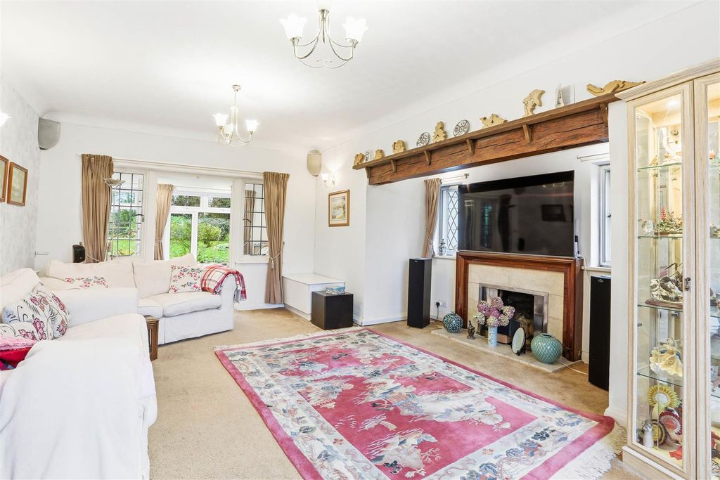 Property photo 3 of 32 1579138611 - 13.Jpg