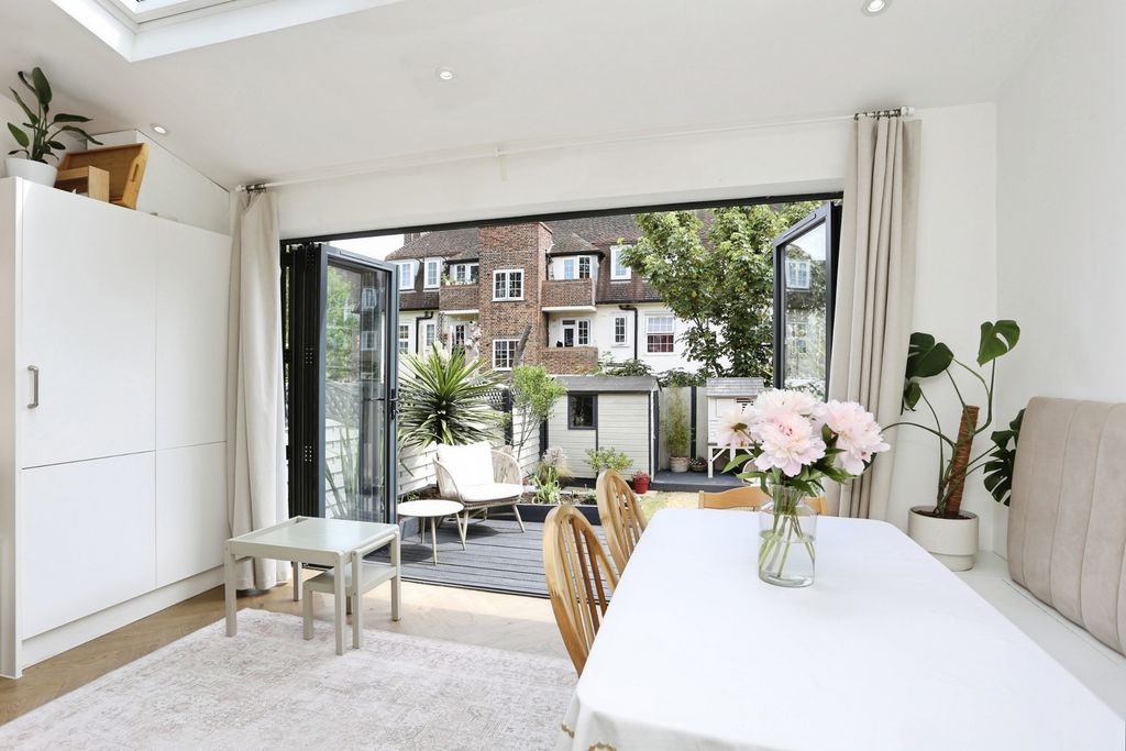 Property photo 2 of 22 Pbox-Img.Jpg