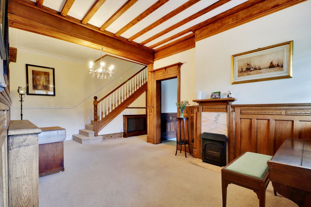 Property photo 2 of 29 Entrance Hall