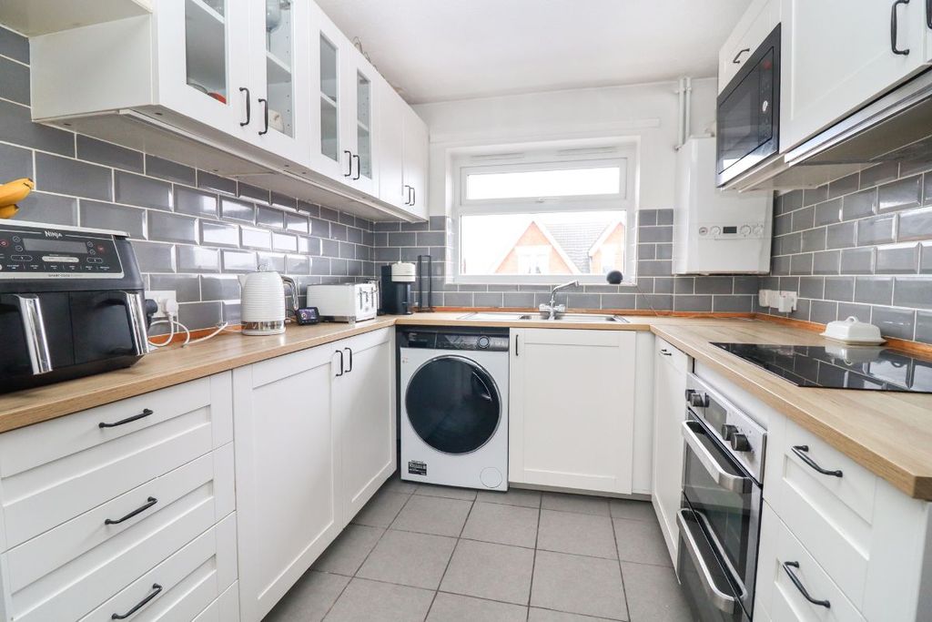 Property photo 3 of 14