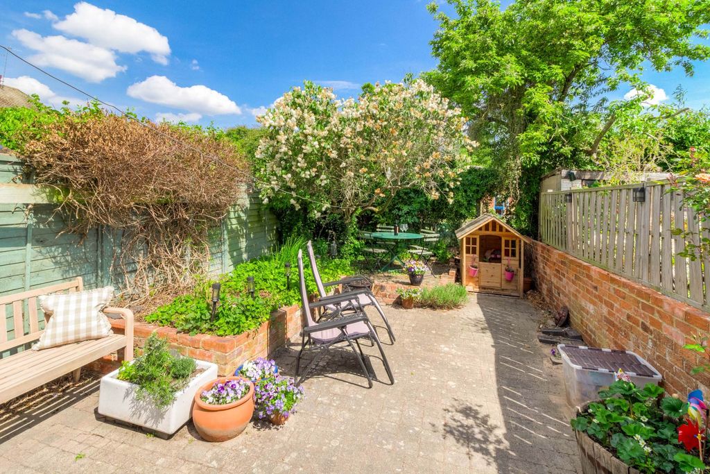 Property photo 2 of 17
