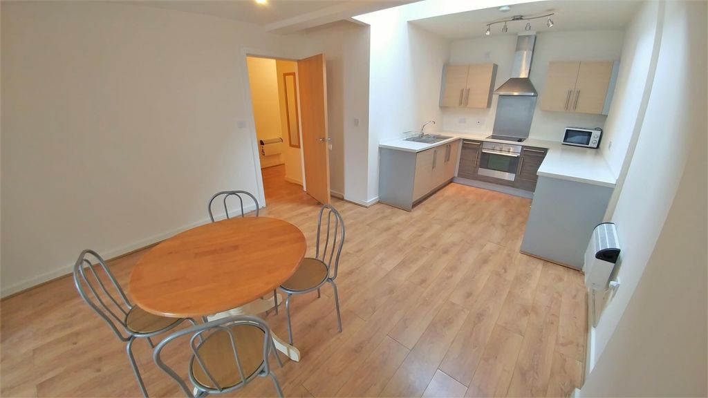 Property photo 2 of 9
