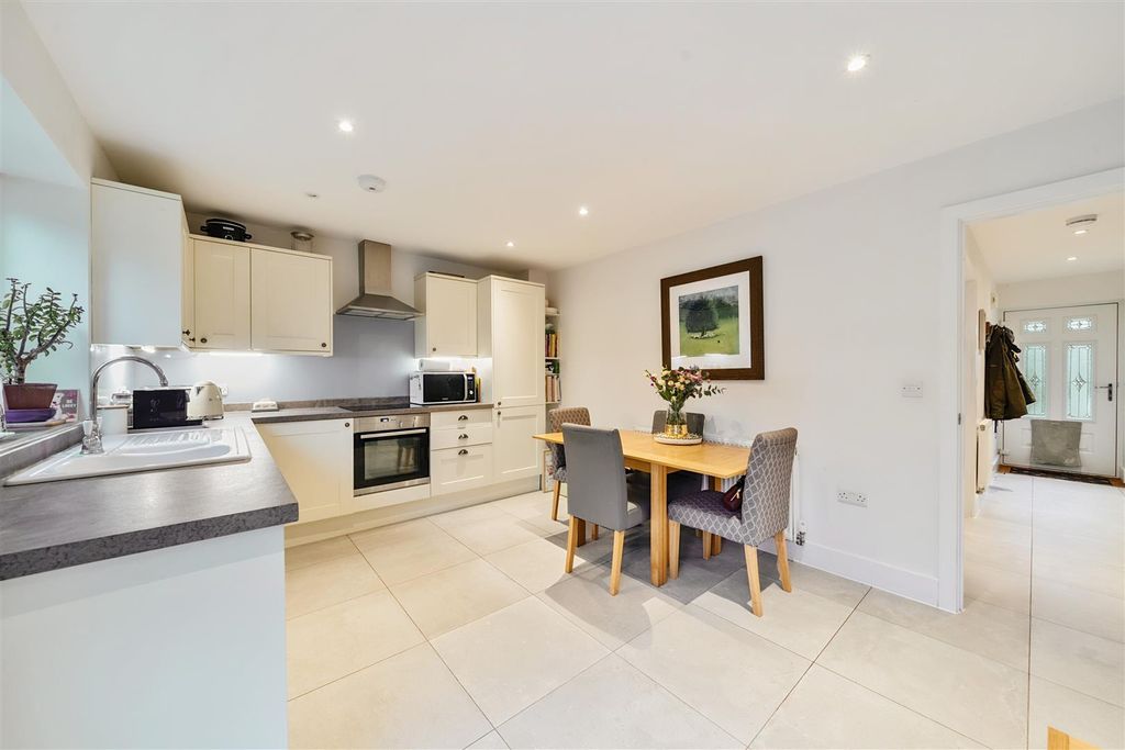 Property photo 3 of 17 Kitchen/Dining Room