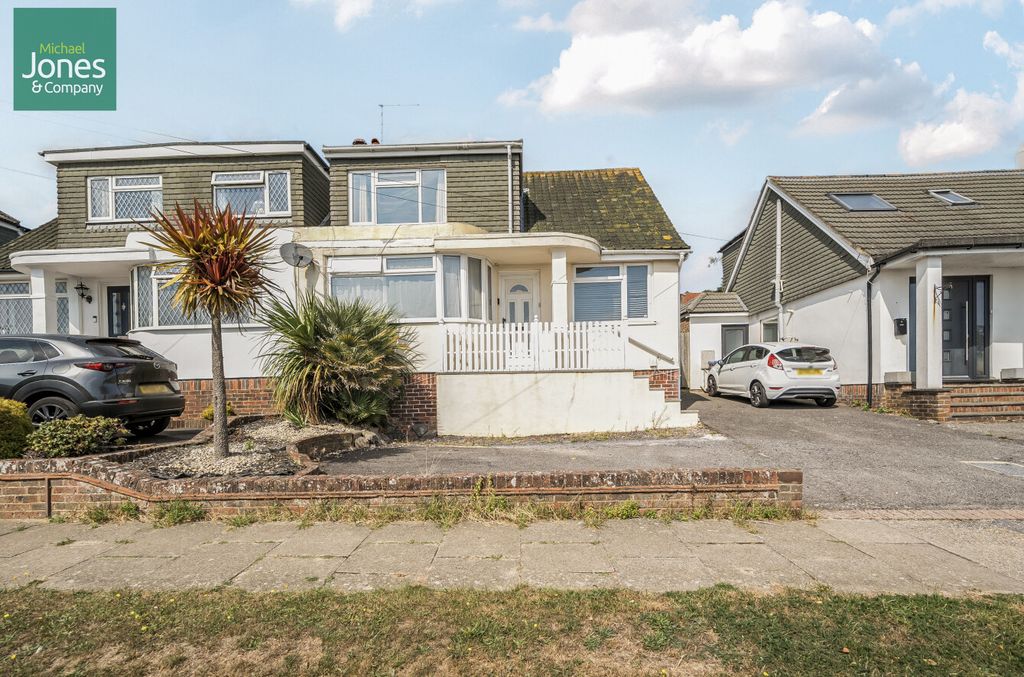 Property photo 1 of 17 External