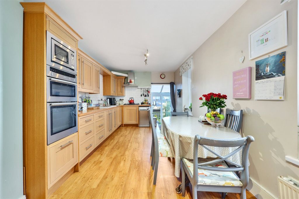 Property photo 3 of 30 Picture No. 05