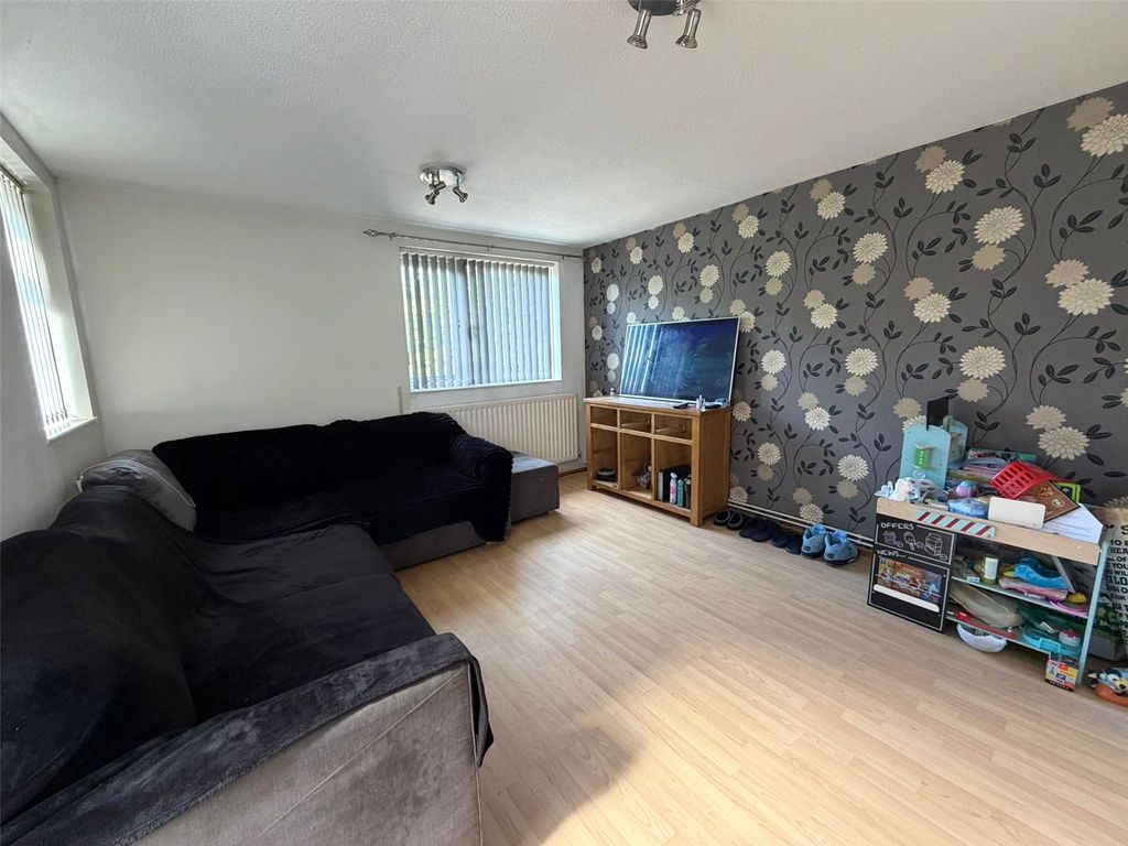 Property photo 1 of 14 Picture No. 11