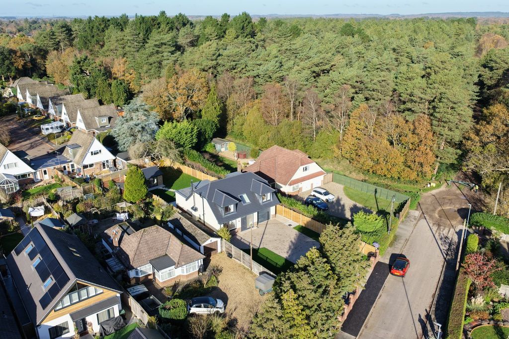 Property photo 3 of 27