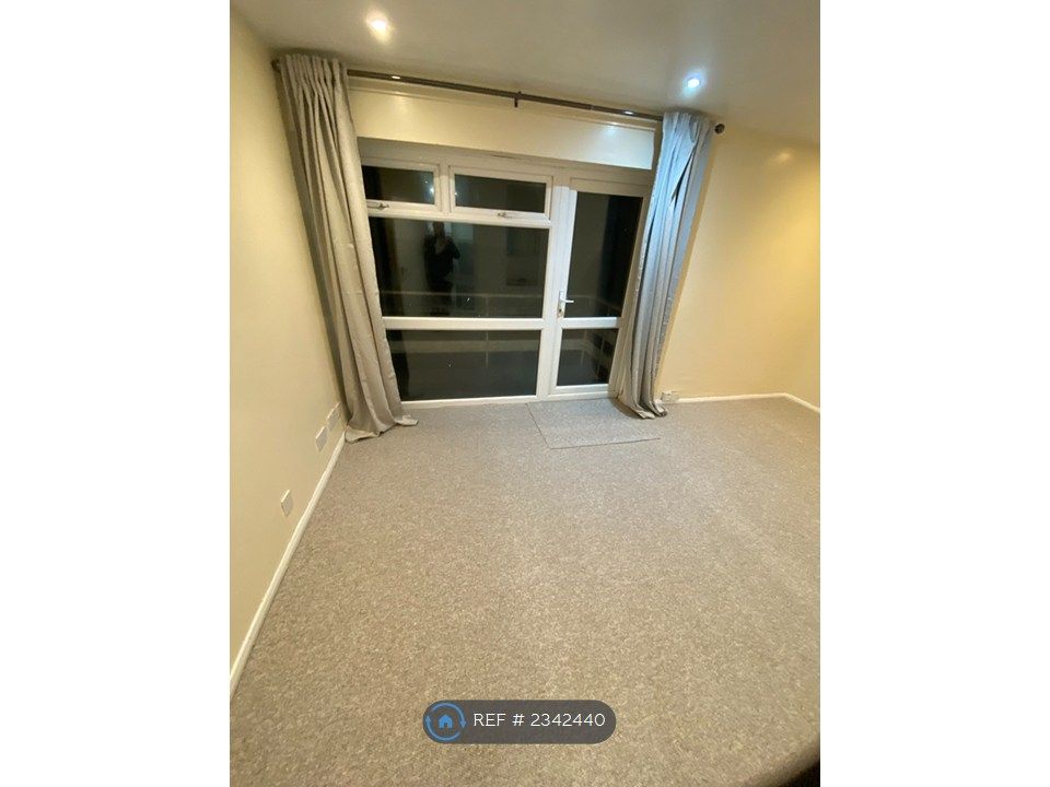 Property photo 3 of 11 Balcony Entrance