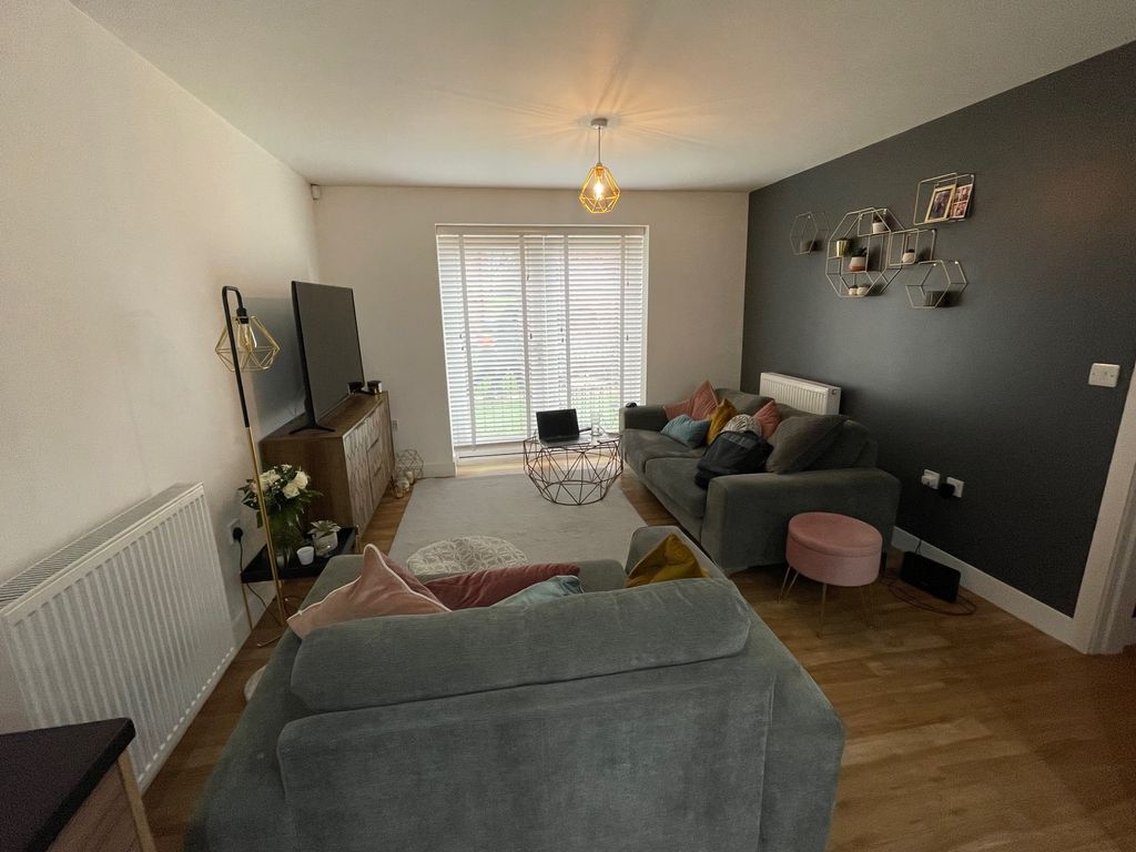 Property photo 2 of 7