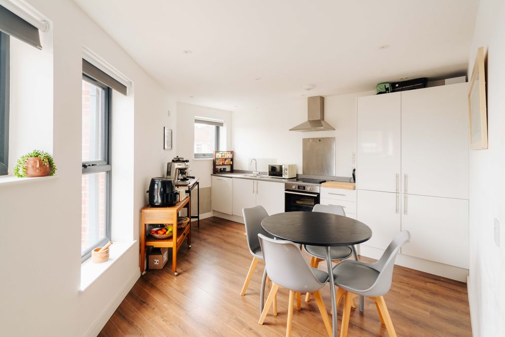 Property photo 1 of 17 7