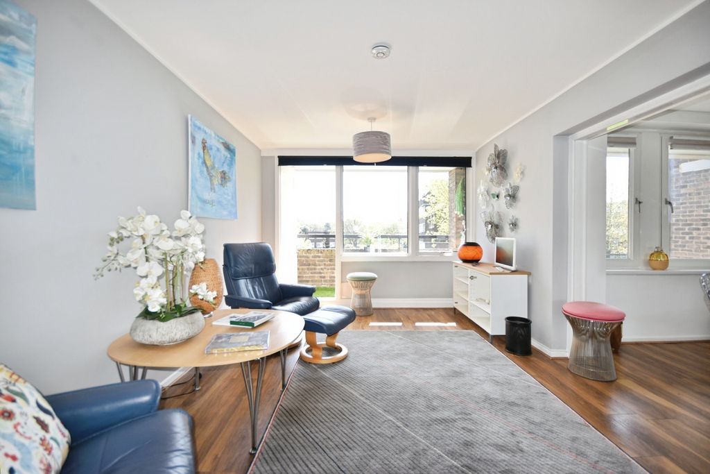 Property photo 3 of 19