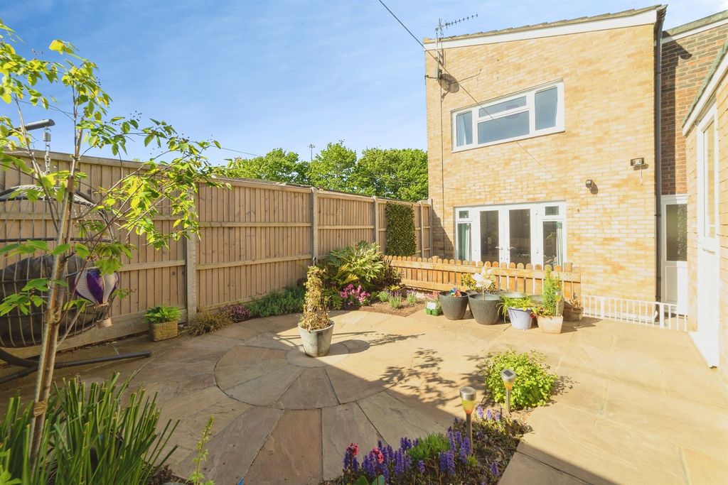 Property photo 2 of 16