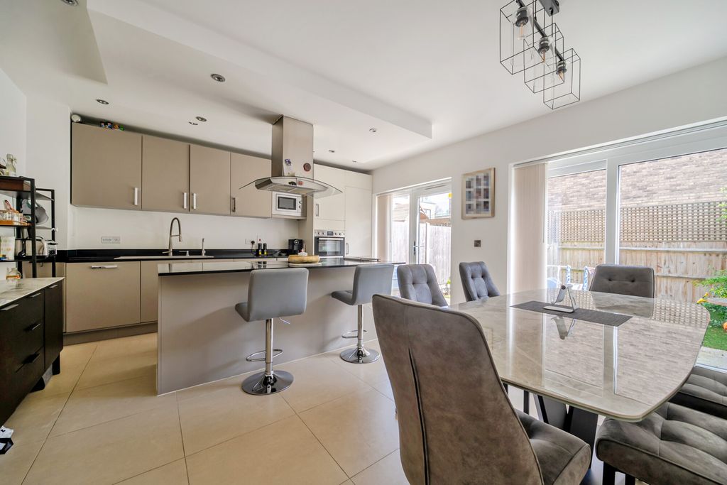 Property photo 2 of 18 1441222-4-69De226...