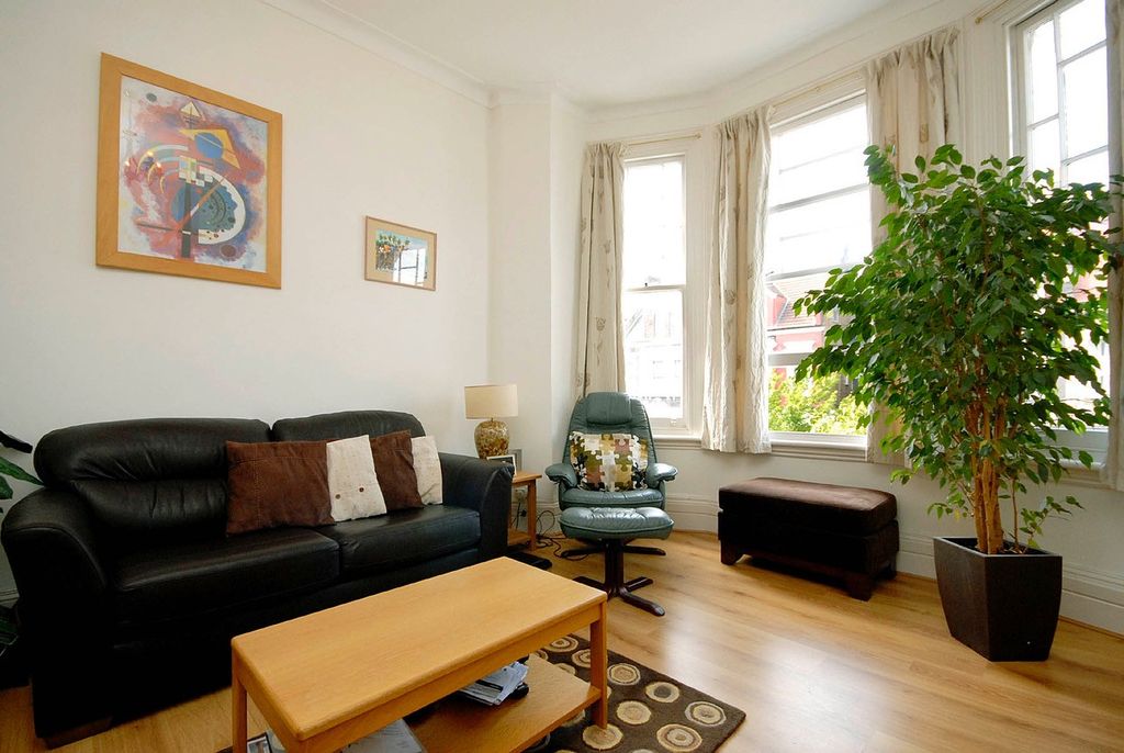 Property photo 3 of 6