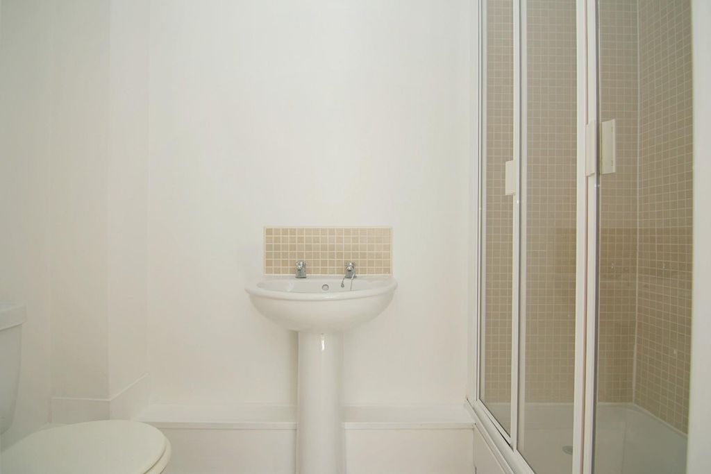 Additional image 9 of 2 bed flat for saleBroadlands Gardens, Pudsey LS28