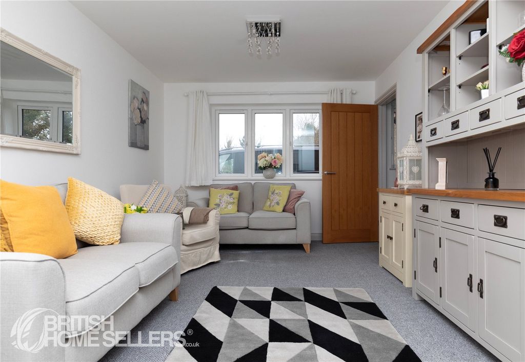 Property photo 2 of 17 Picture No. 15