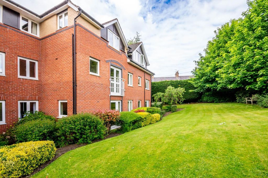 Property photo 1 of 18 Fairfax Court_-9.Jpg