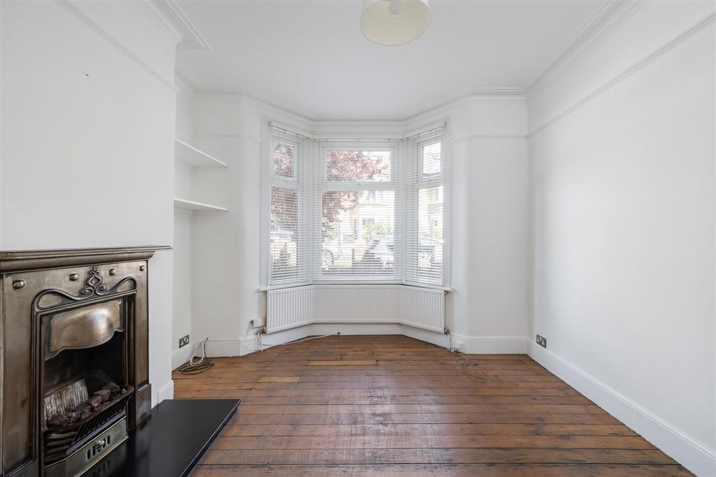 Property photo 3 of 22