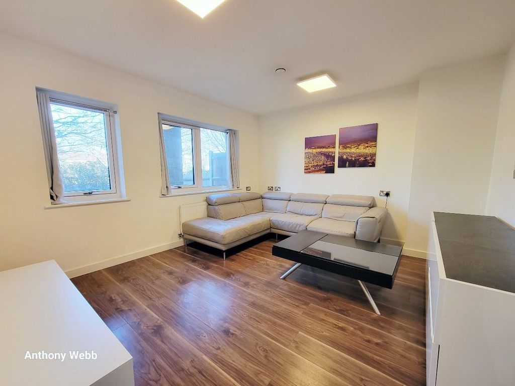 Property photo 1 of 15 Living Room