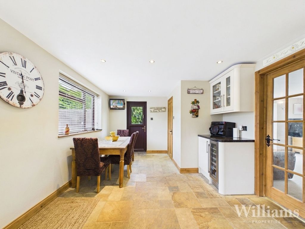 Property photo 2 of 29
