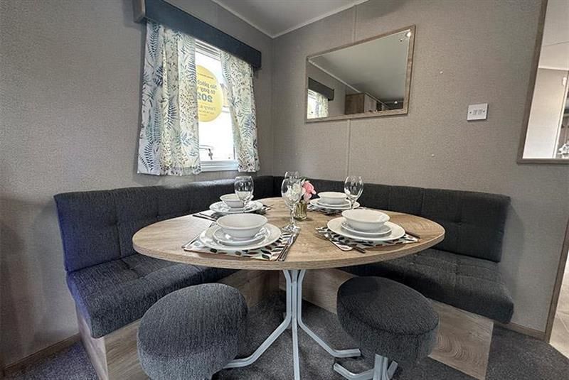 Property photo 2 of 5 East Midlands