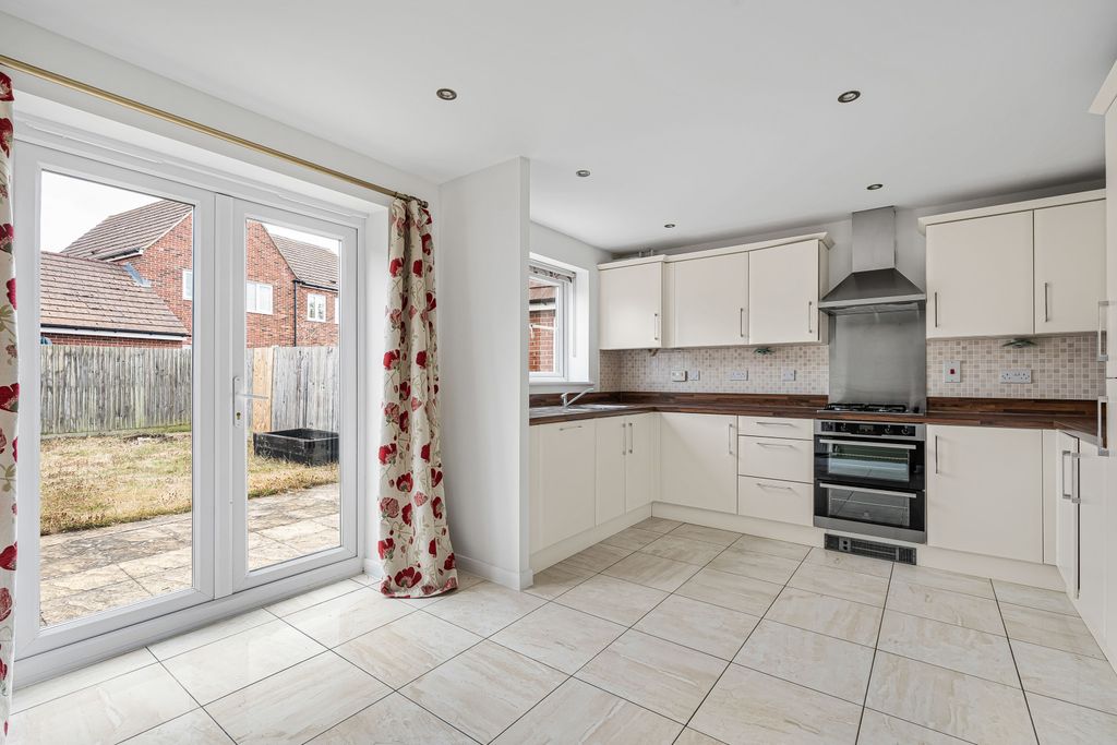 Property photo 2 of 17 Picture No. 04