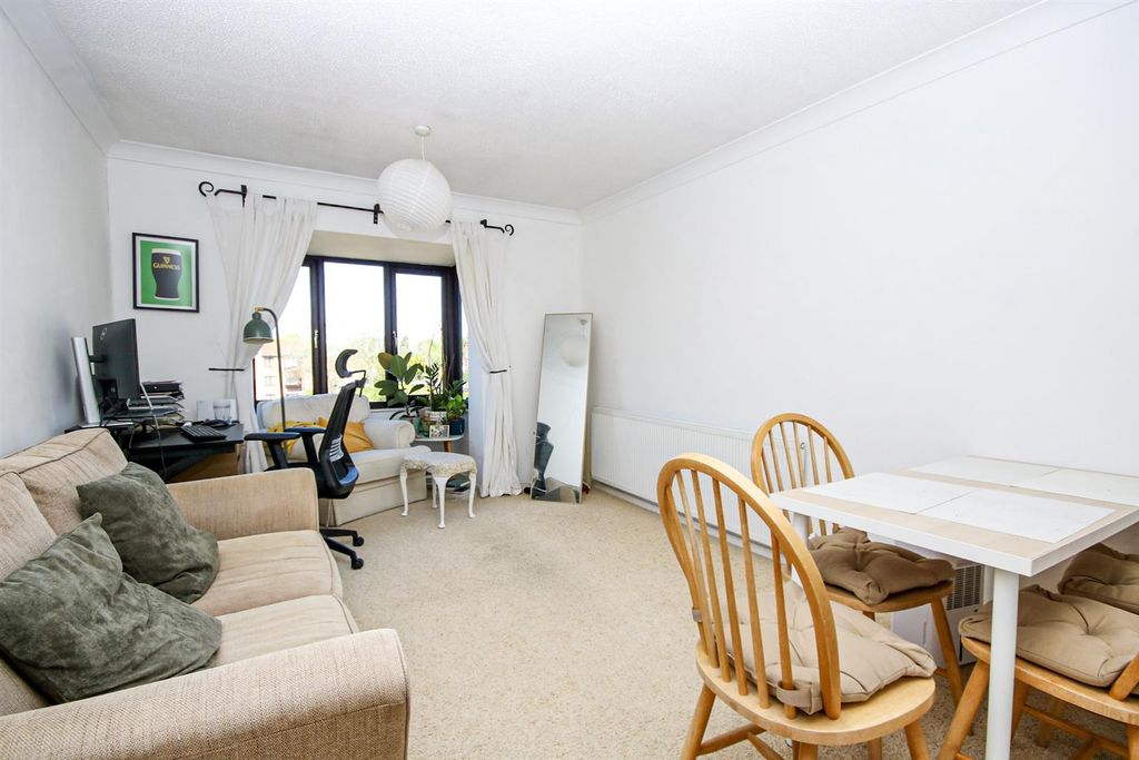 Property photo 3 of 7 5-Img_0678.Jpg