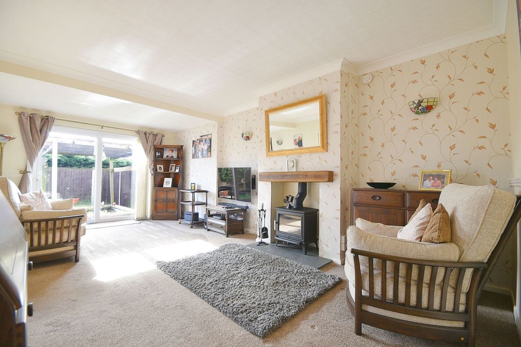 Property photo 2 of 20