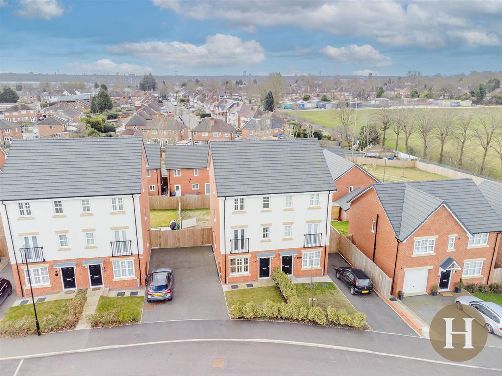 Property photo 2 of 29 Hadleigh Estate Agents-40.Jpg