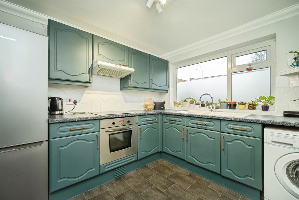 Property photo 3 of 18