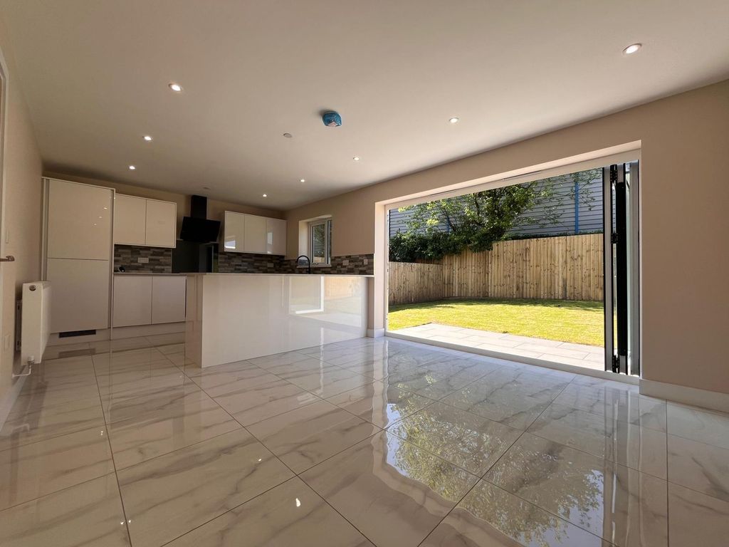 Property photo 2 of 46