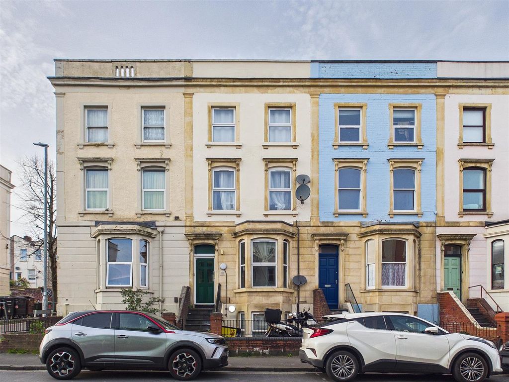 Property photo 1 of 10 One Bedroom Flat In Central Bristol  (8).Jpg