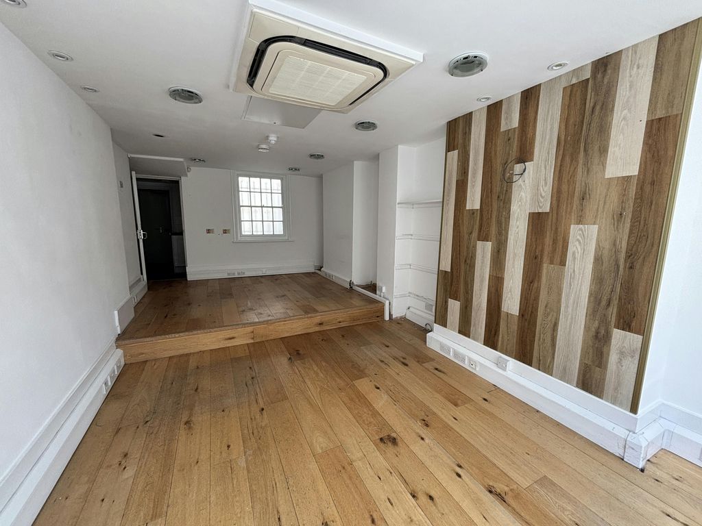 Property photo 3 of 10 St Georges Road Brighton 8.Jpg