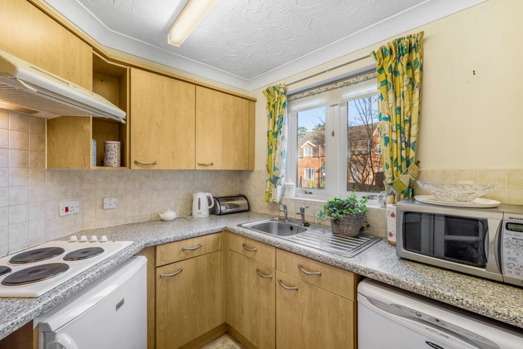 Property photo 3 of 25 53 Georgian Court (Spalding)-24