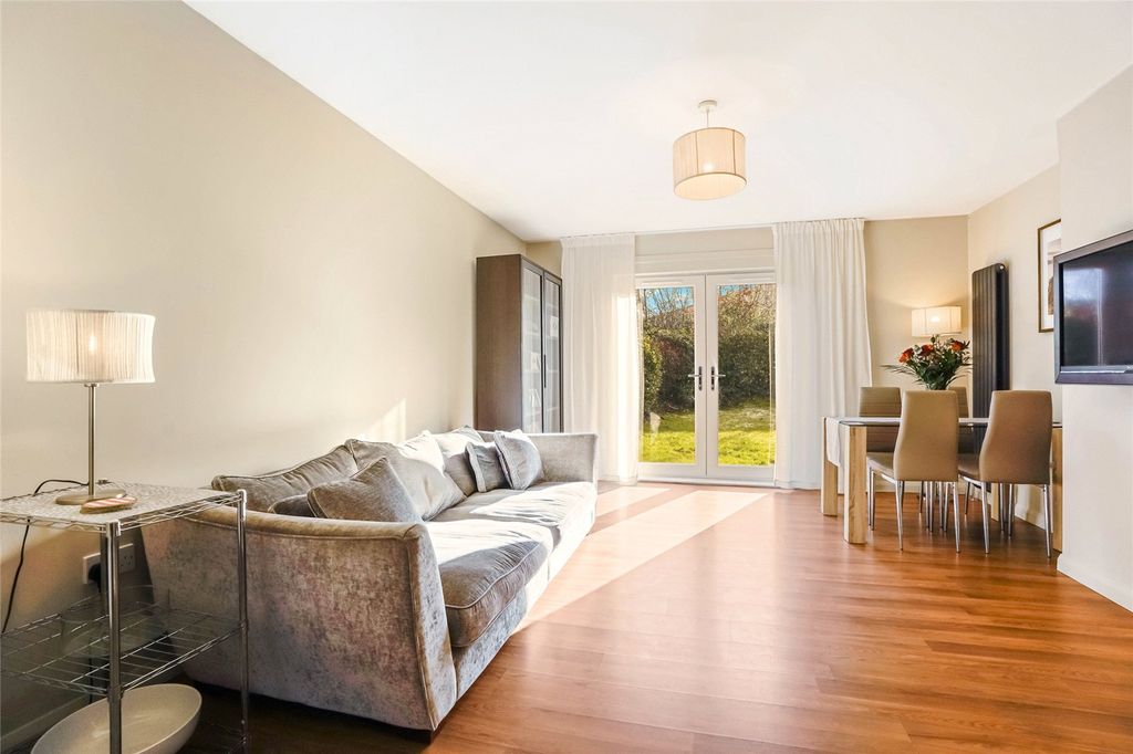 Property photo 2 of 21 Living/Dining Area